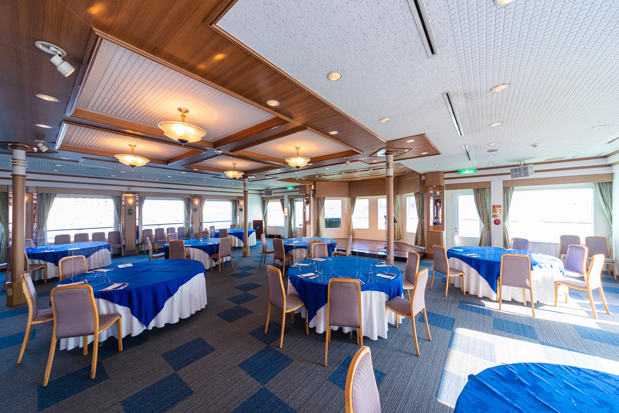 開放感があふれ、パーティーに人気