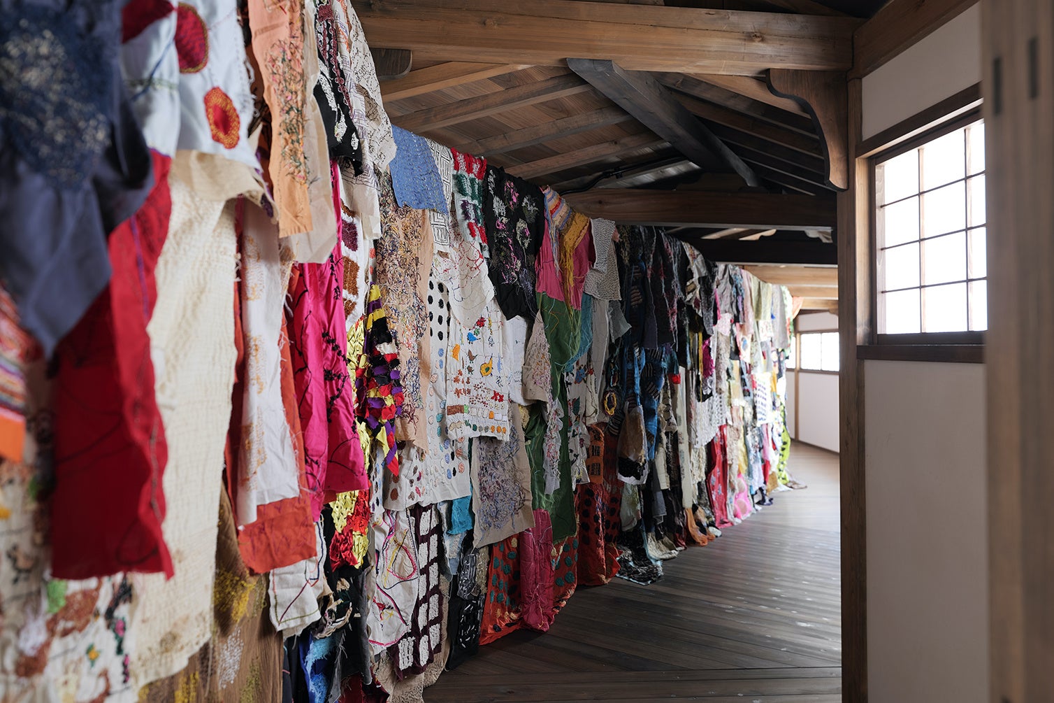 nui project ( しょうぶ学園 ） ≪Internal Truth≫（勝興寺）写真：方野公寛