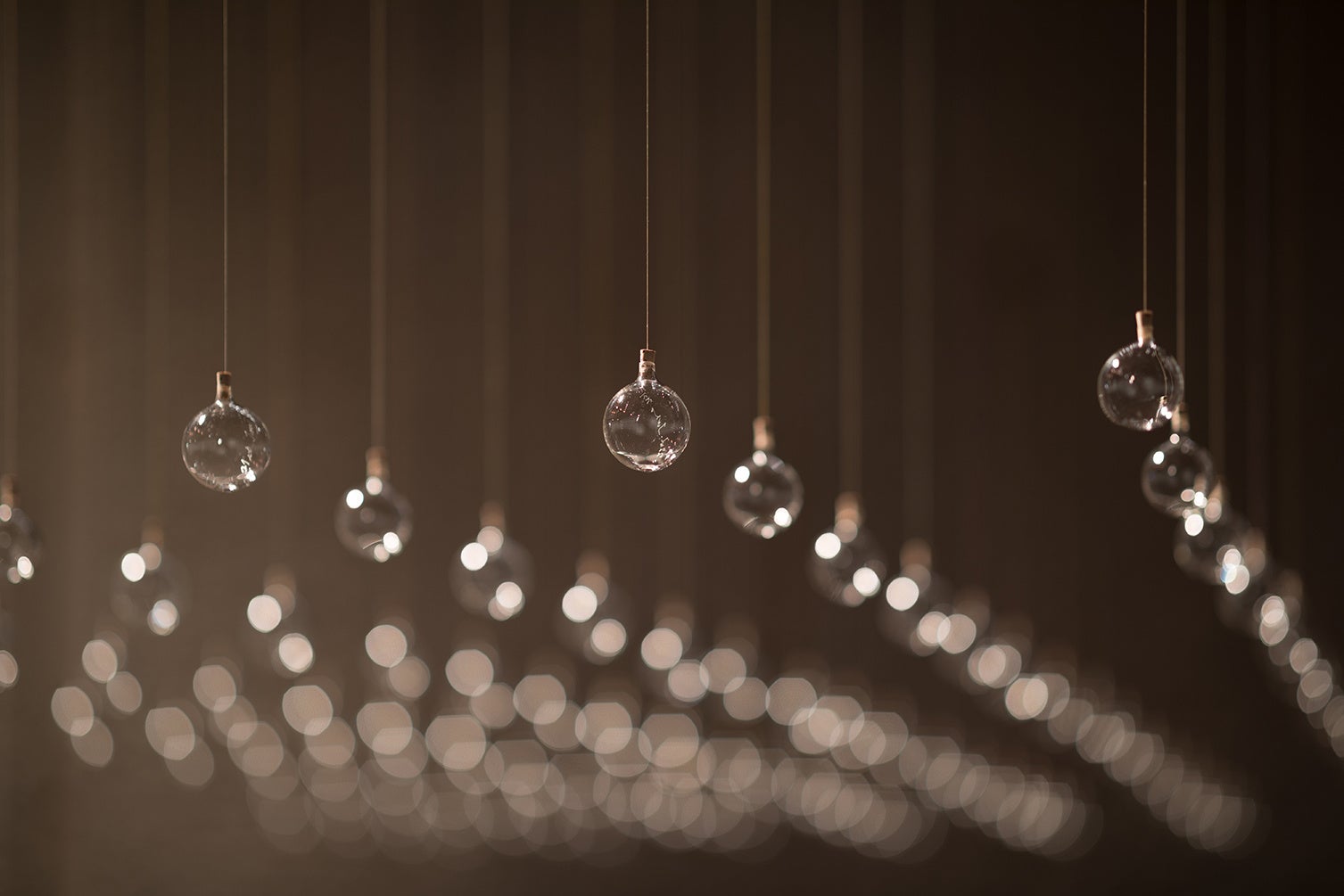 小曽川瑠那 ≪息を織る2021≫上野アーティストプロジェクト2021「Everyday Life  わたしは生まれなおしている」（東京都美術館ギャラリーA・C) Photo： Daisaku OOZU  提供：東京都美術館