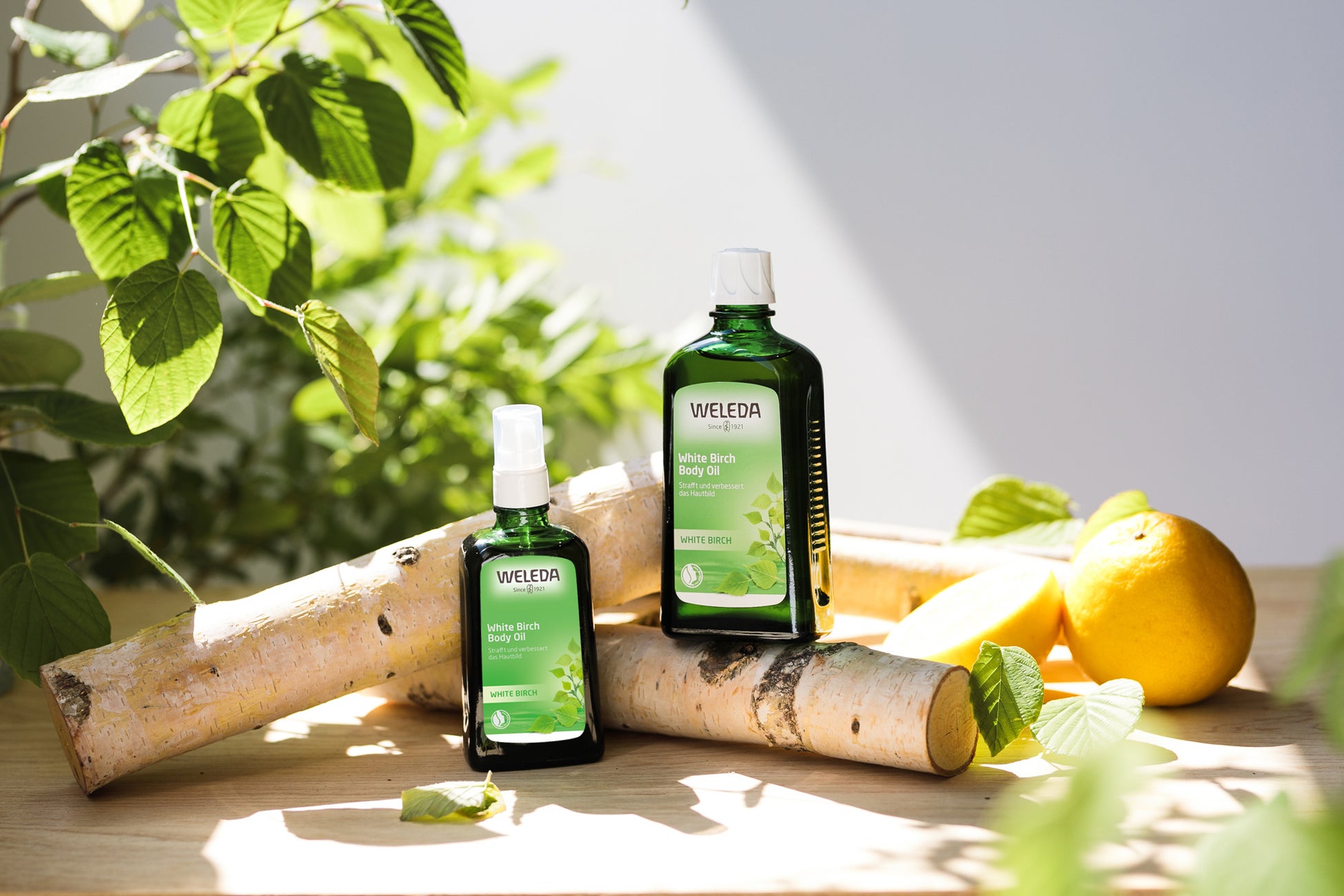 写真左:100mL通常サイズ・写真右 200mL 数量限定サイズ