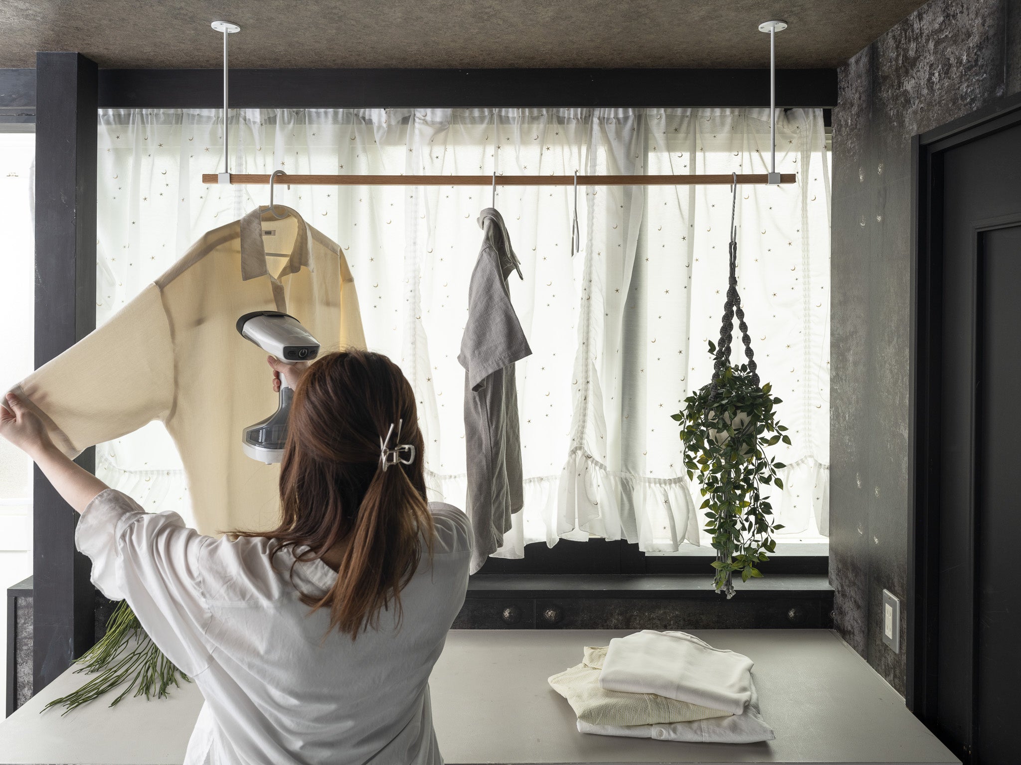 「ten•ki」ホワイトL・H35cm／バー：オーク