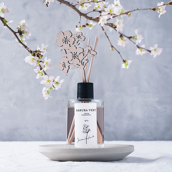 春風を思わせる桜グリーンティーの香り。『SAKURA VERT』シリーズ3月3