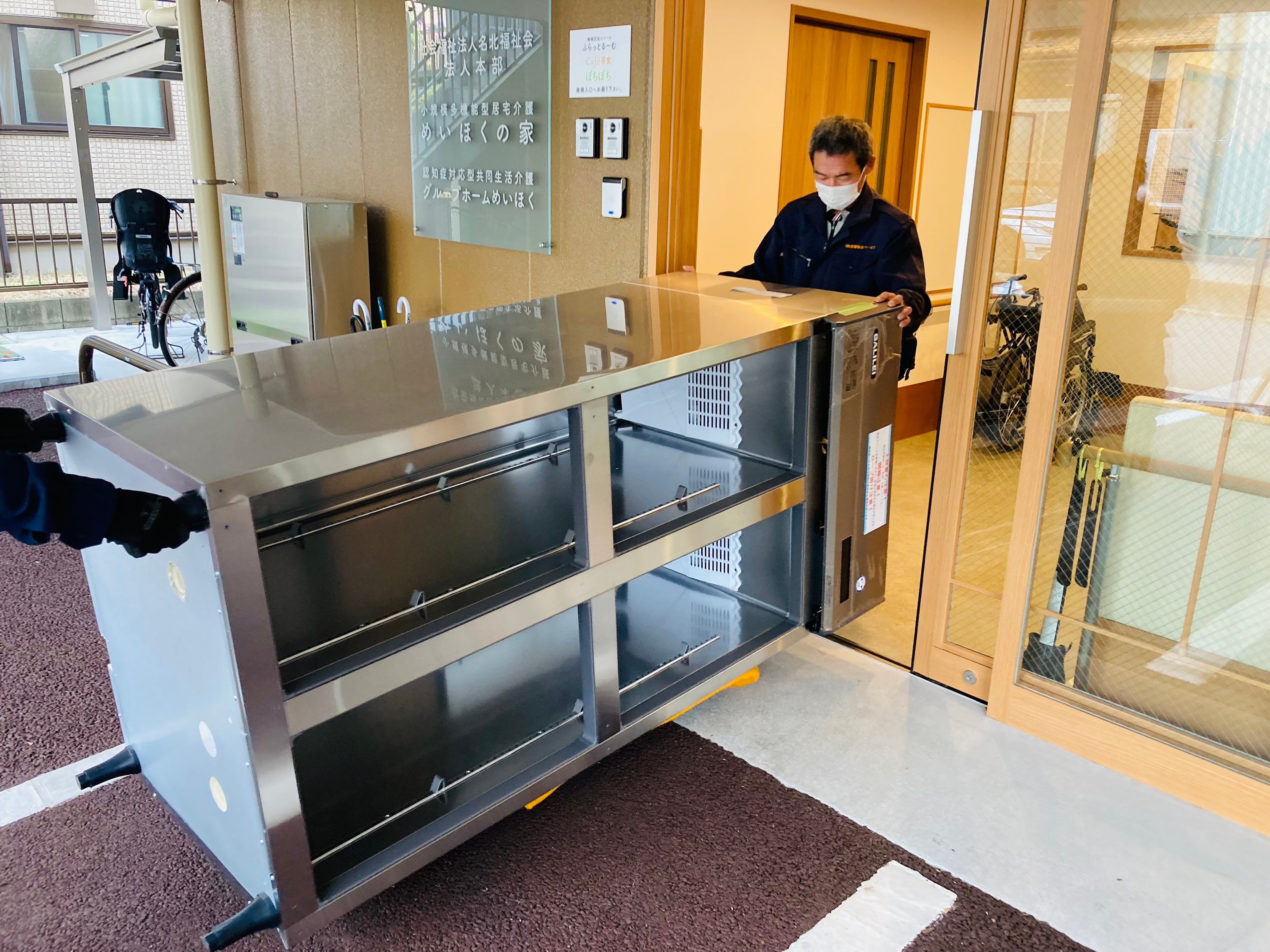 製品搬入の様子