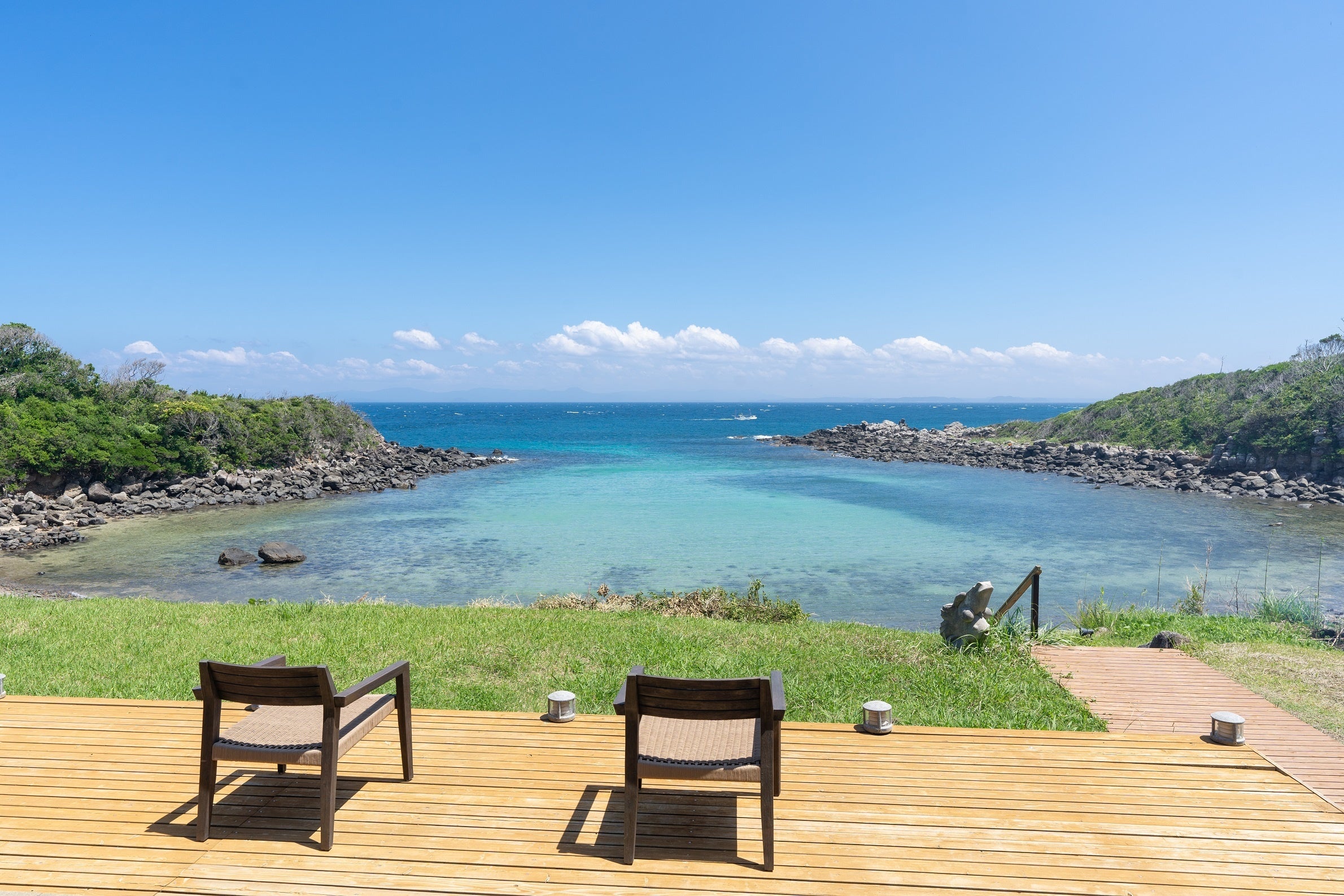 プライベートビーチを一望できるテラス