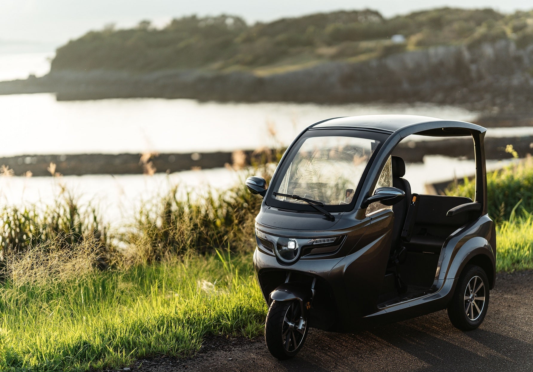 3人乗り電動トゥクトゥク　小回り良く、周辺の散策にも最適