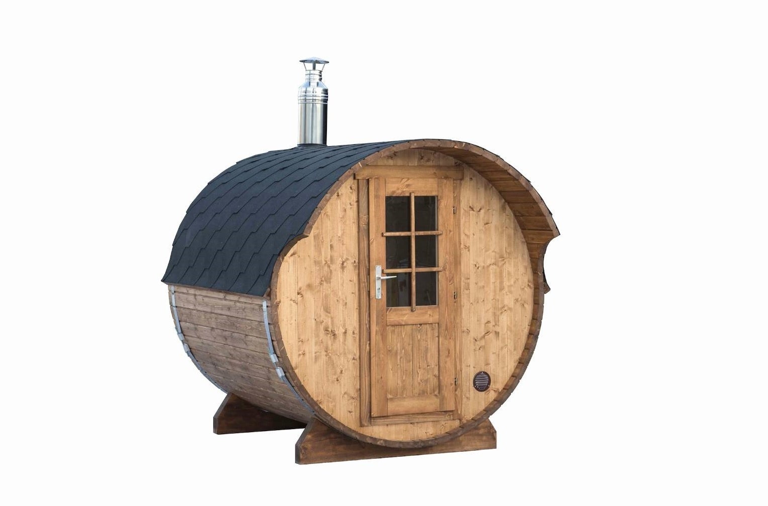 提供：totonou Japan社のバレルサウナ。木のぬくもり溢れるつくり。