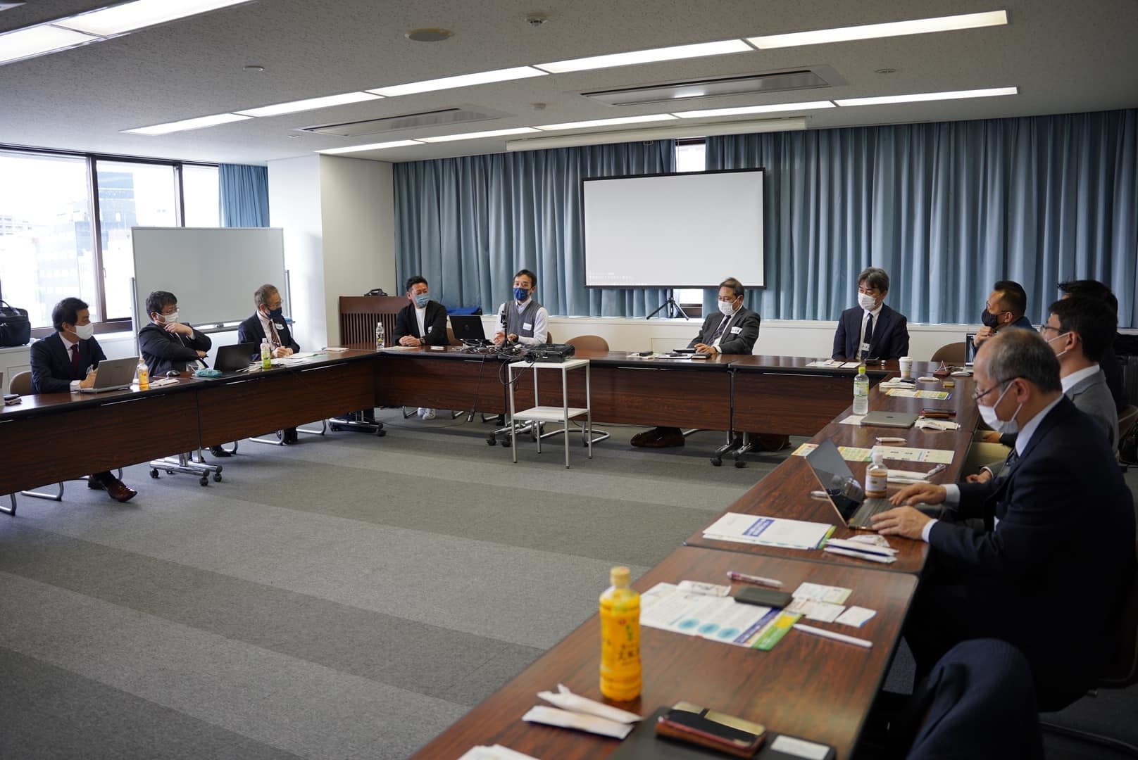 全国サミットでの協議の模様