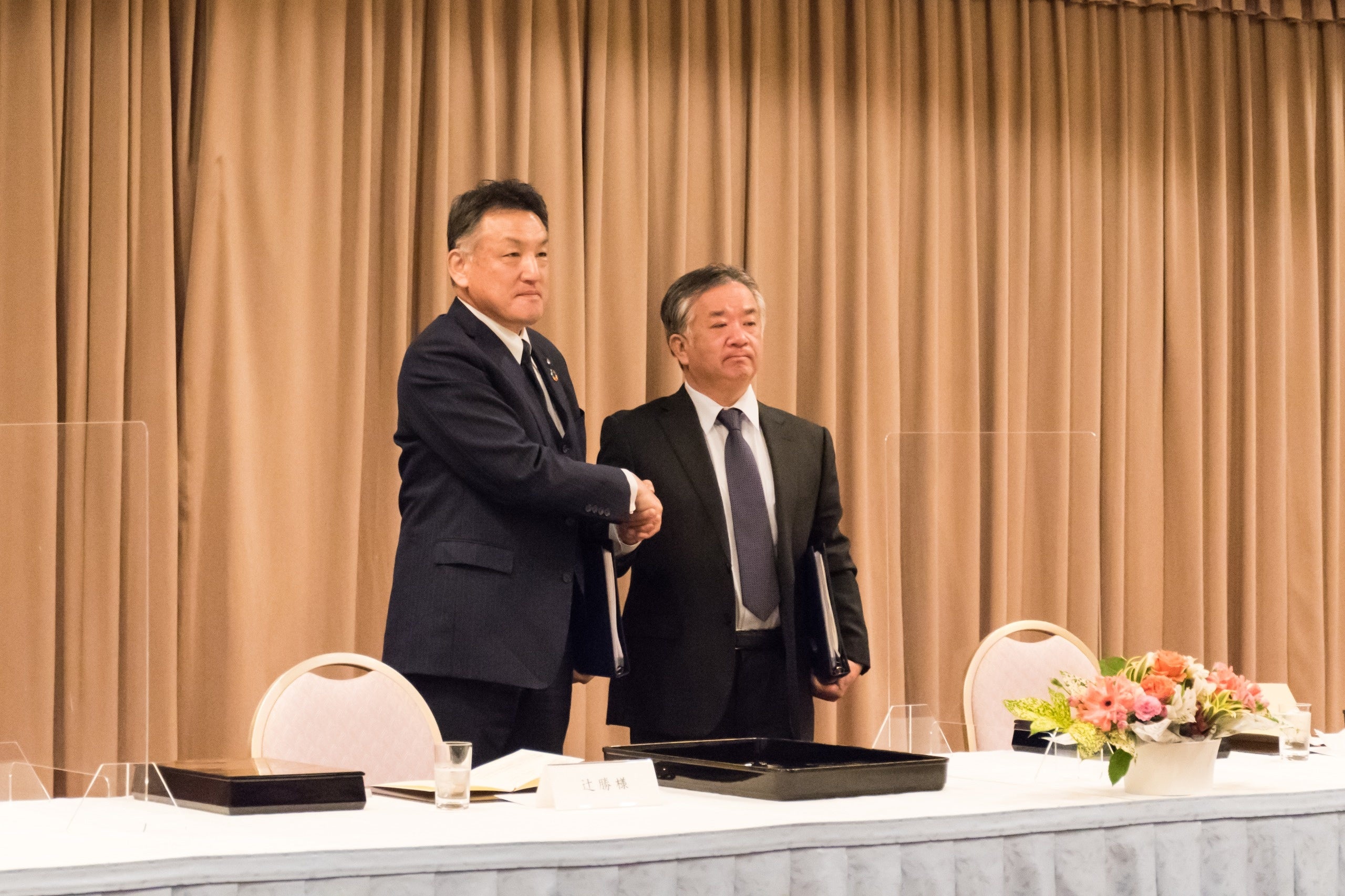 日工株式会社辻勝社長と宇部興機株式会社阿部正義元社長