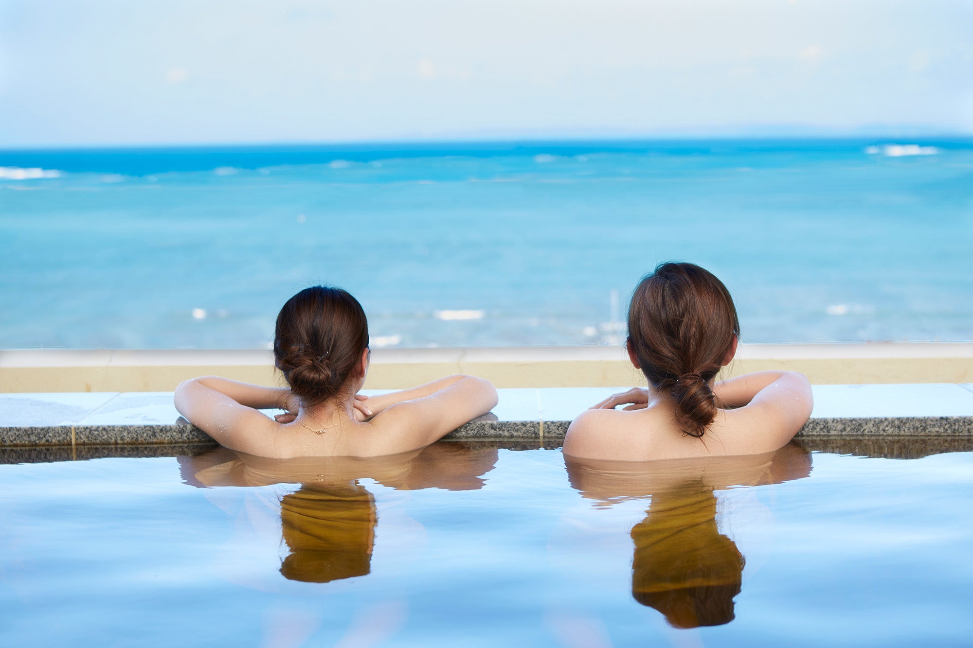 東シナ海を眺める立ち湯