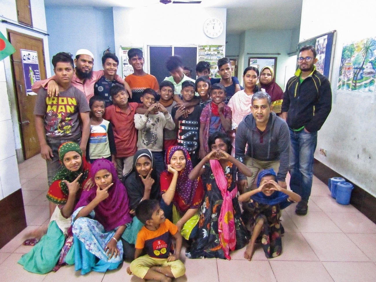 センターの子どもたちとスタッフチーム