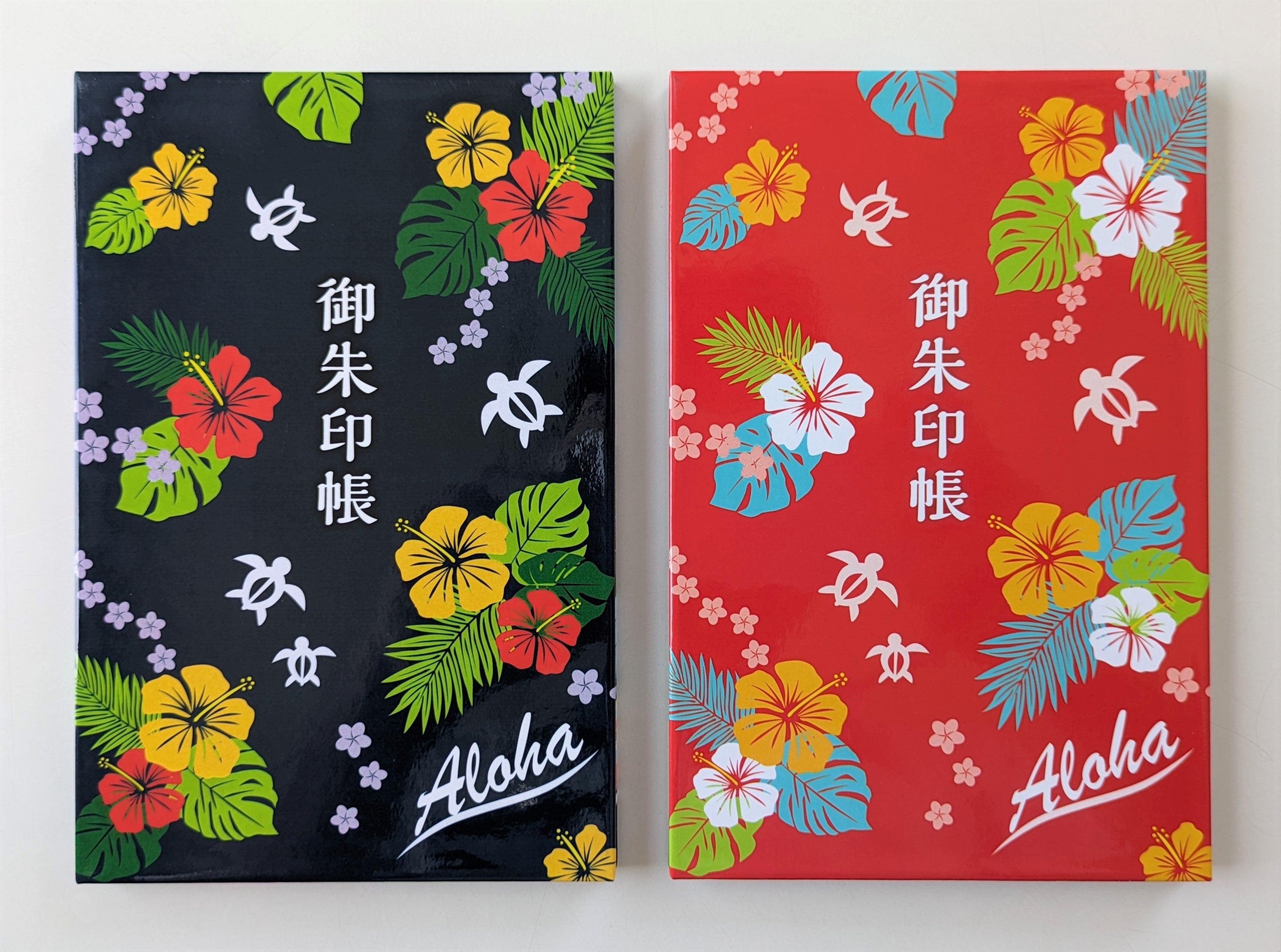 ２色からお選び頂けます。ウミガメとハイビスカスにALOHAをデザインしました。