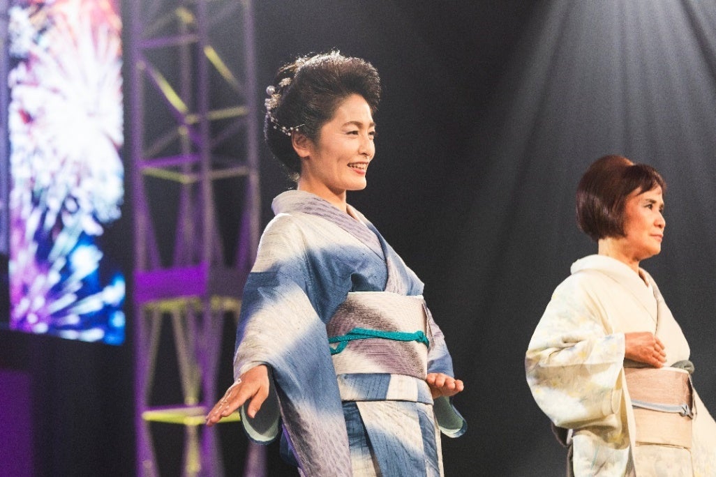 大会2日目。出演者は全国各地のきものの産地などをテーマにした部門別にエントリー。