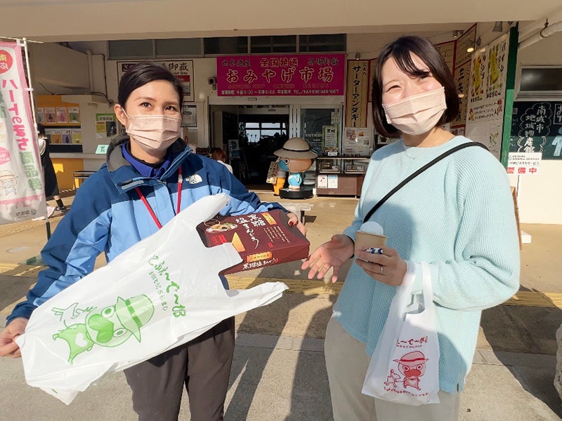 (南城市観光協会の藤﨑さんとBANSANCHI LIFE)