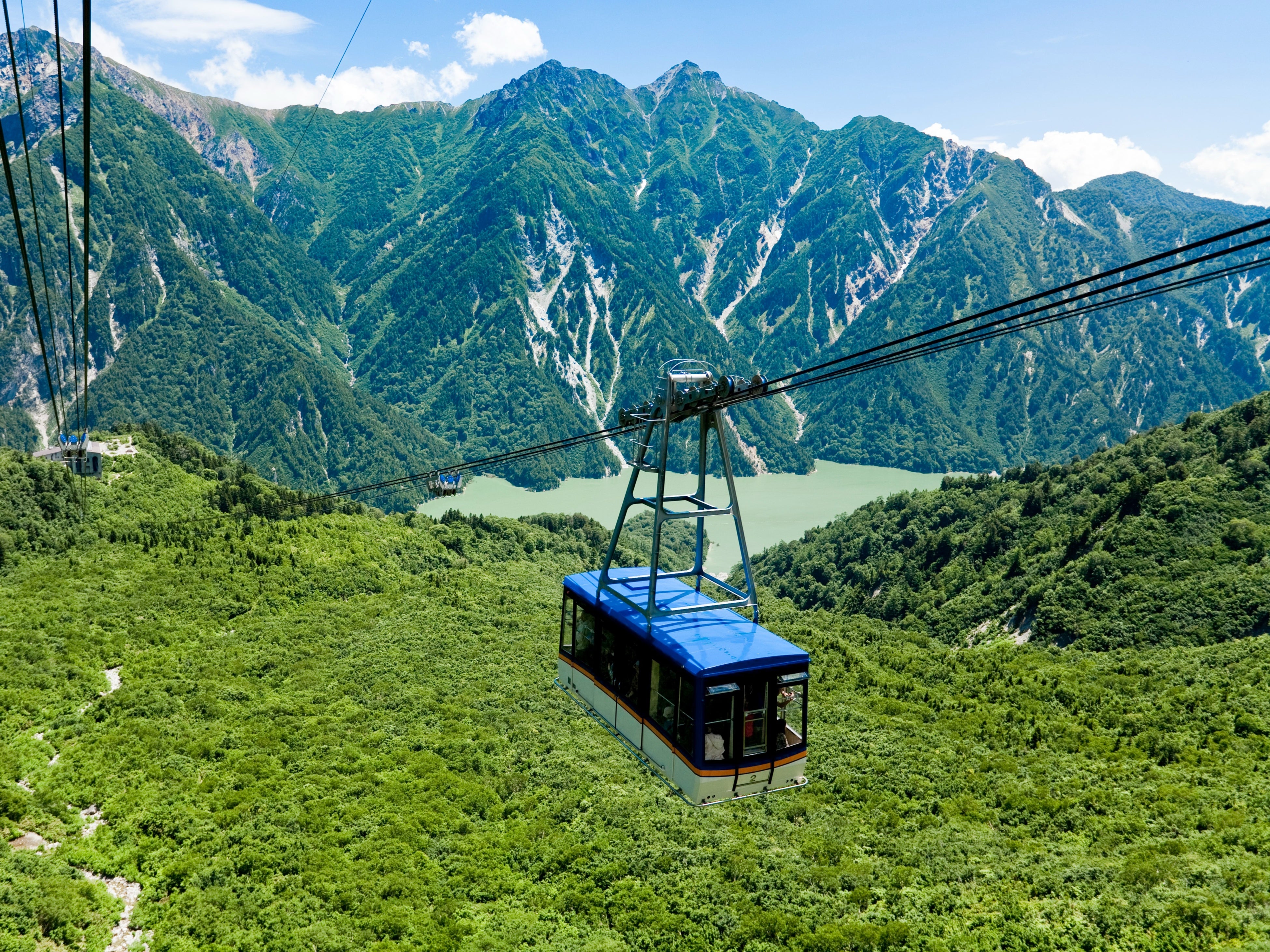 (写真提供：立山黒部アルペンルート　立山ロープウェイ　イメージ)