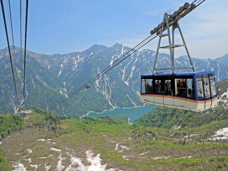 雲上に広がる雄大な大自然を満喫！立山黒部アルペンルートへの旅