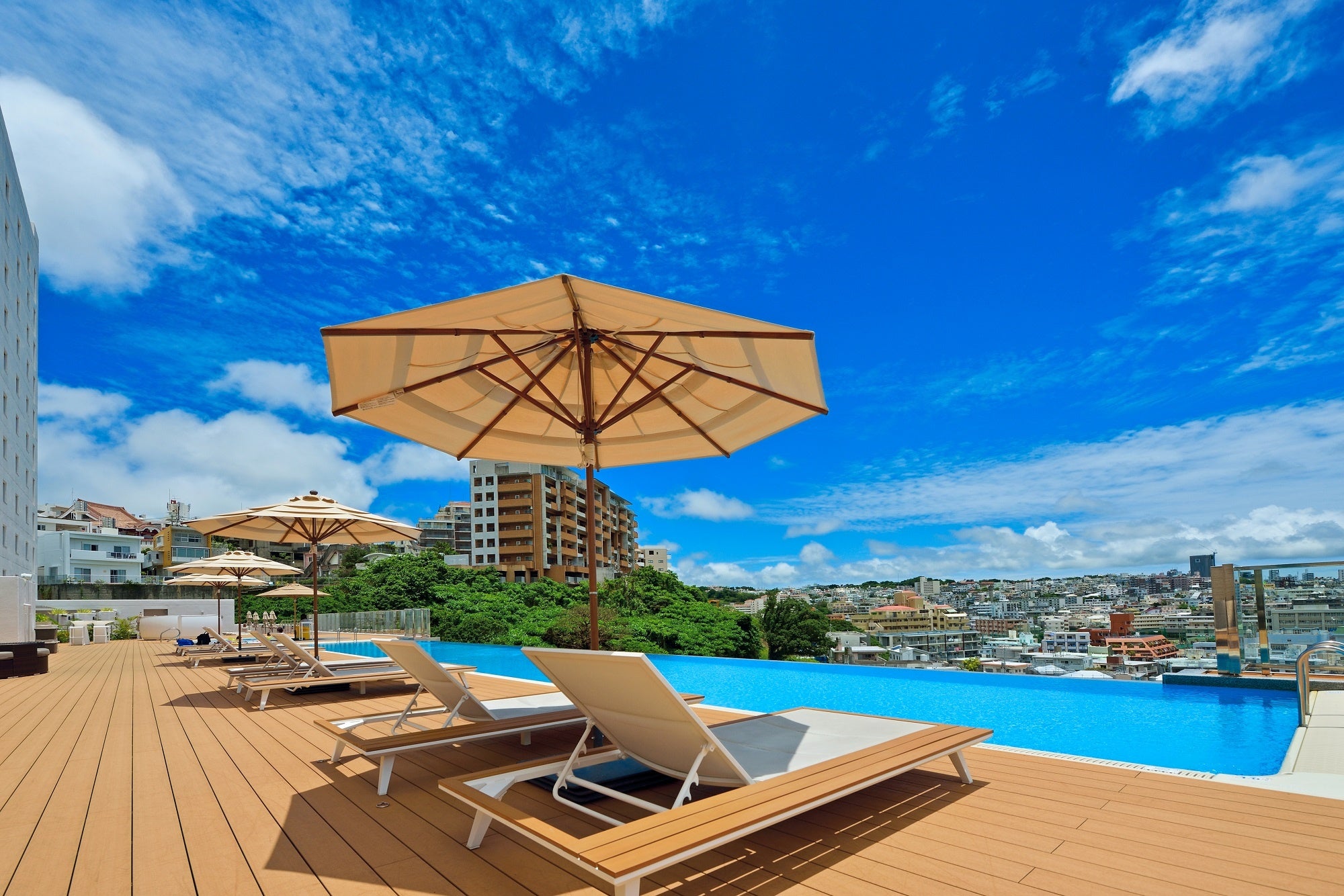 ノボテル沖縄那覇インフィニティプールイメージ