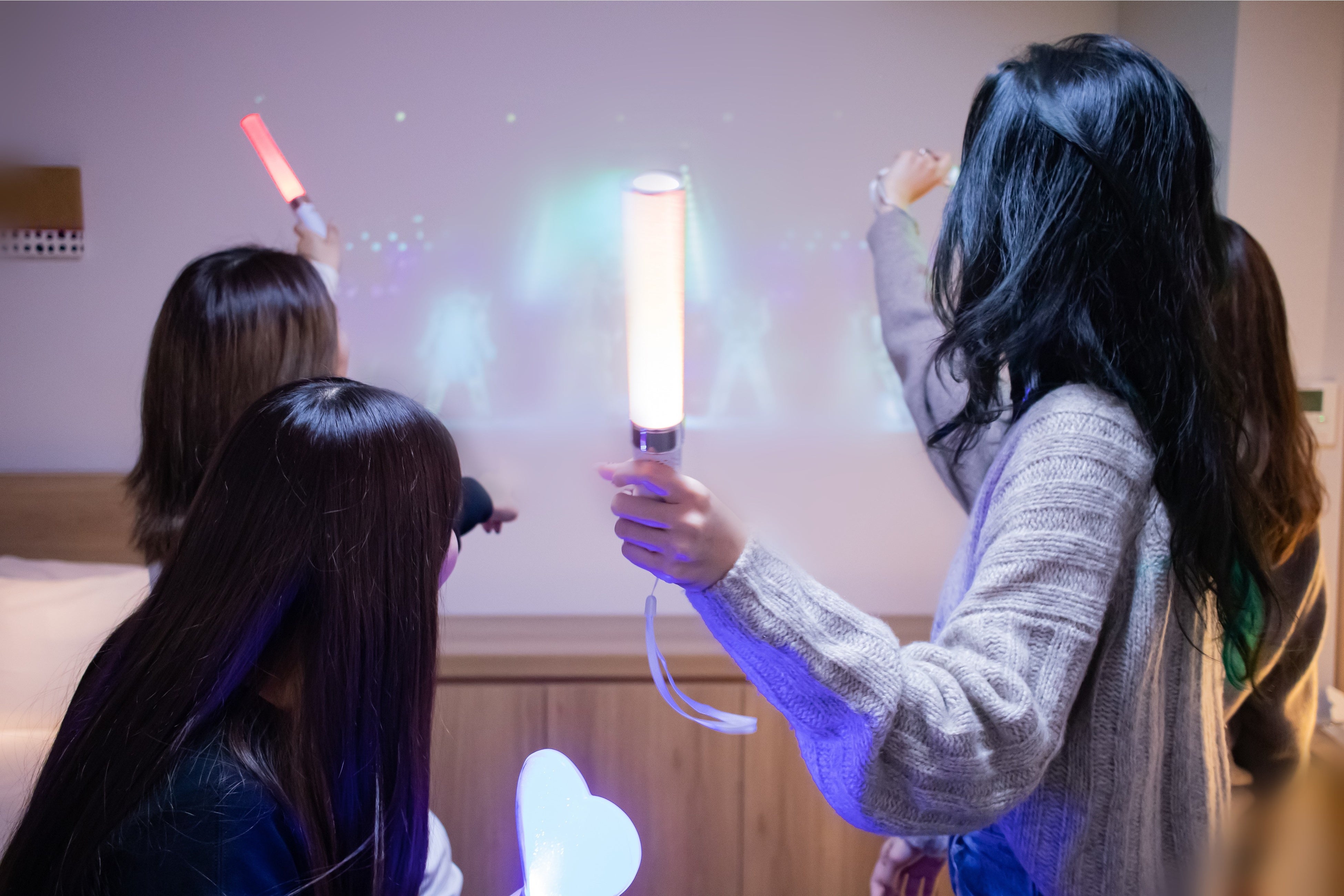 24色に光るペンライト