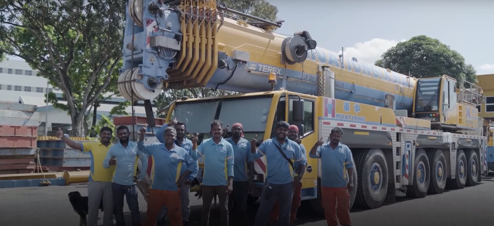 ホアチョンは重機500台以上を保有し、従業員500名以上が働く