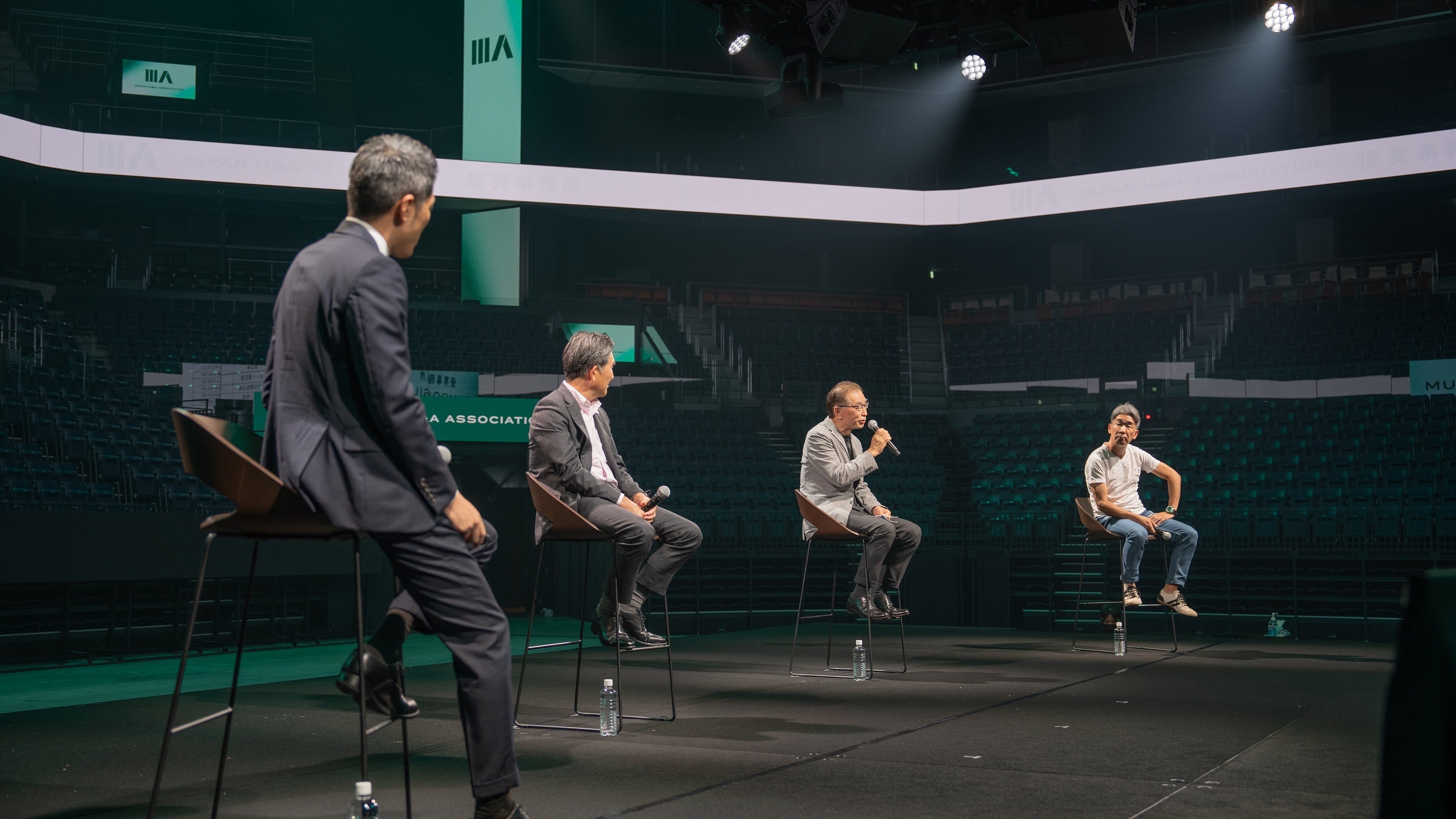 「M&A後の付き合い方」（左から）税理士法人りんく 小久保忍様、税理士法人あさひ会計 柴田健一様、かがやきグループ株式会社 稲垣靖様