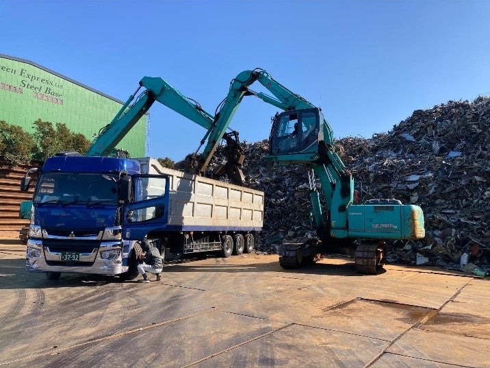 船橋港から数分の好立地にあるアラエ商会のヤード