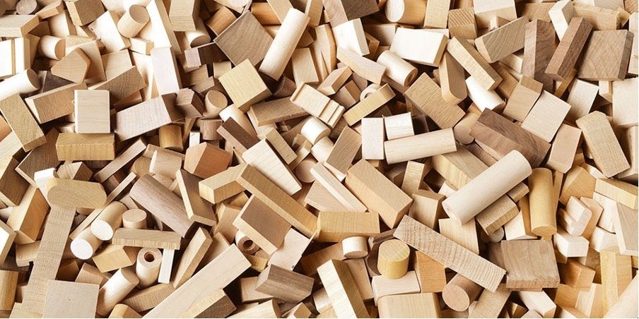 コサインの工房で製品を造る過程で出る小さな「木っ端(こっぱ)」