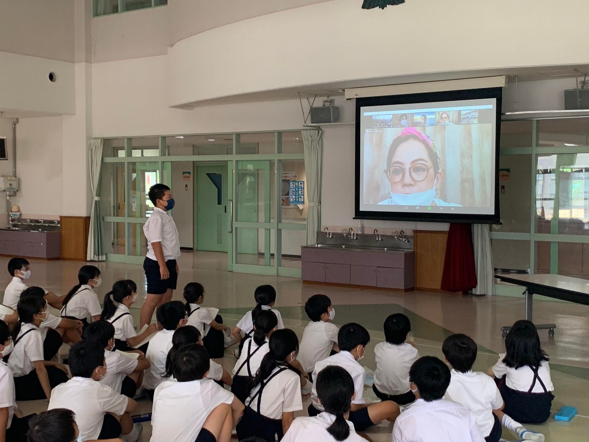 ネイキッドスタッフと6年生初回リモート会議の様子