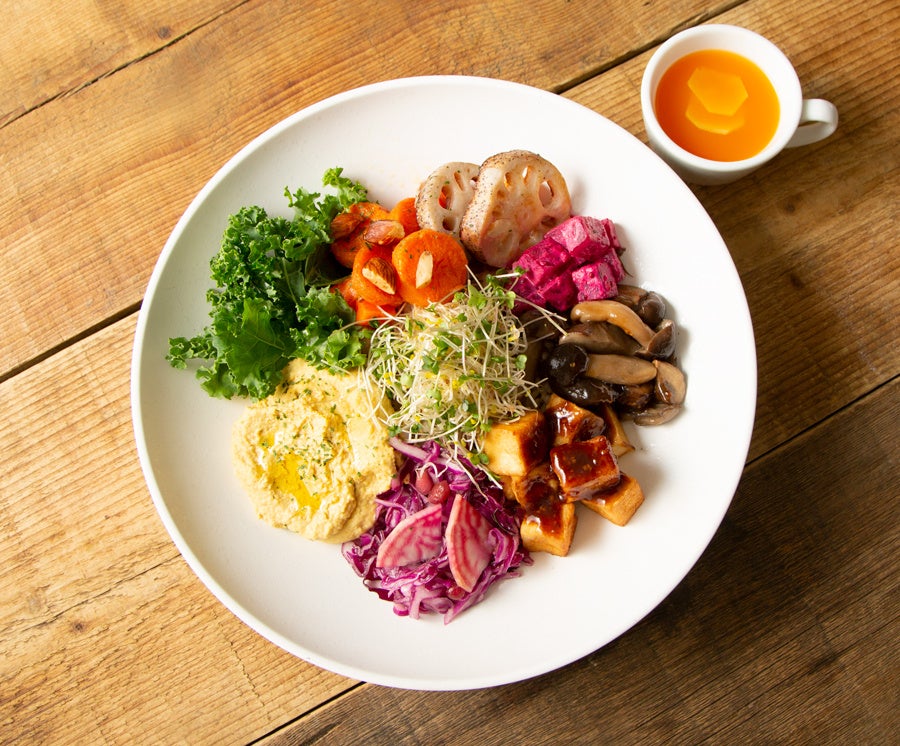 ブッタボウルとジンジャーキャロットスープ