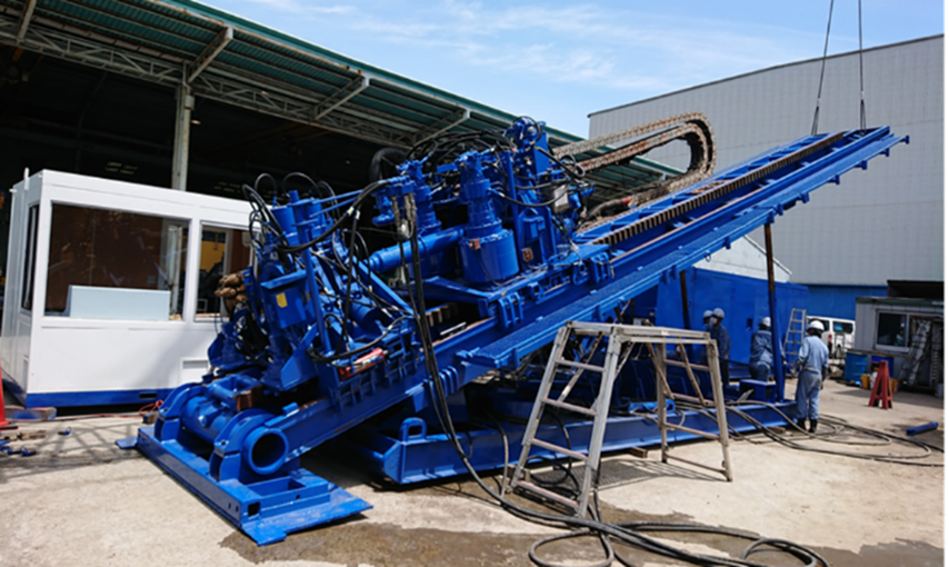 HDD工法に使用する大型掘削機（当社所有）