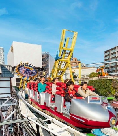 横尾忠則氏デザインの浅草花やしき170周年ポスターが限定販売!美術史に刻まれる遊園地の歴史を表現 横尾忠則氏デザインの浅草花やしき170周年ポスターが限定販売!美術史に刻まれる遊園地の歴史を表現