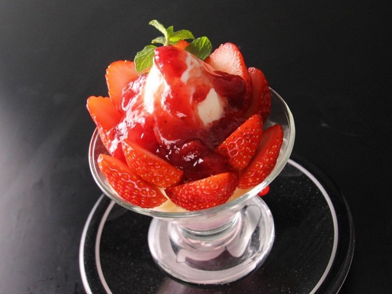 いちごパフェ