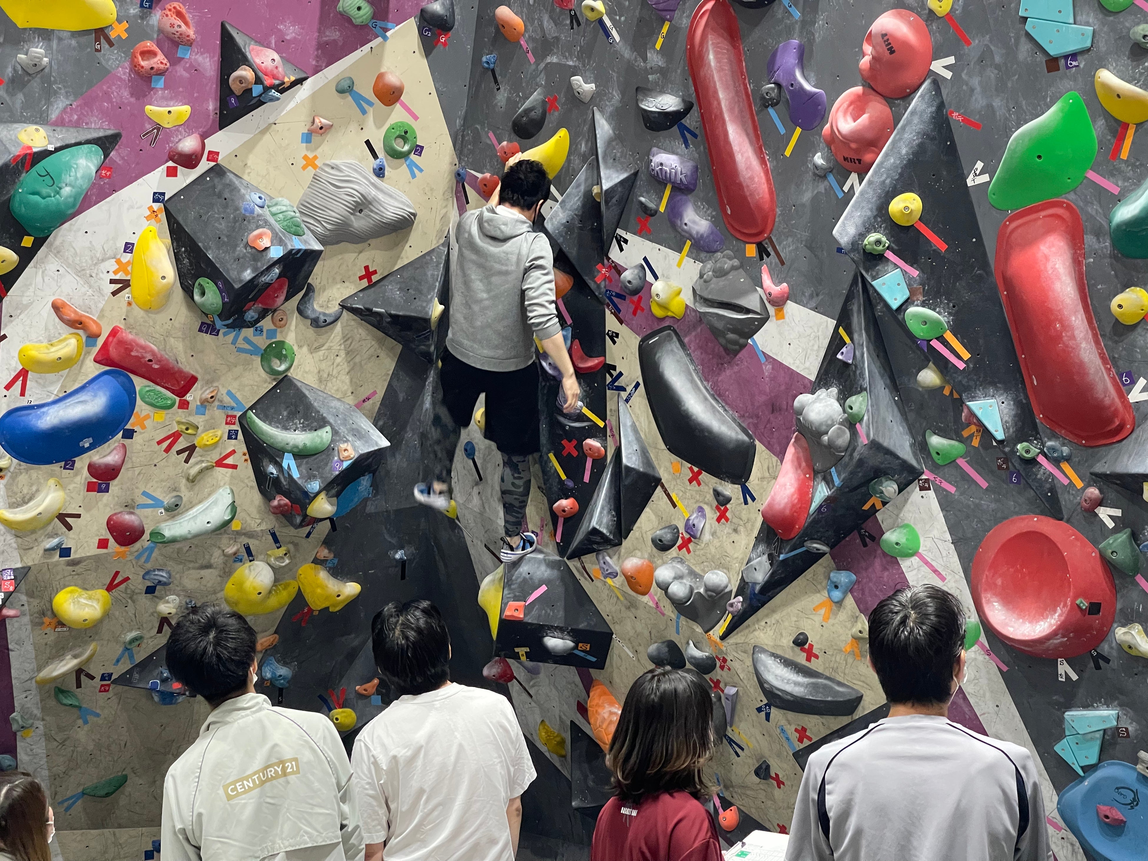 ボルダリングイベントの様子1｜センチュリー21レイシャス
