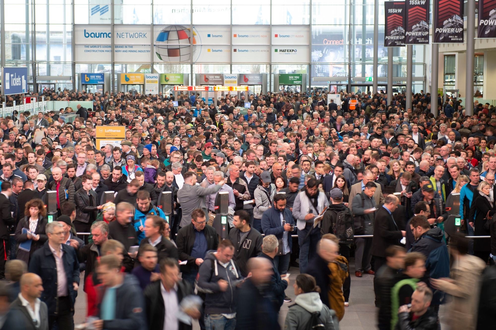 bauma 2019 西口エントランス