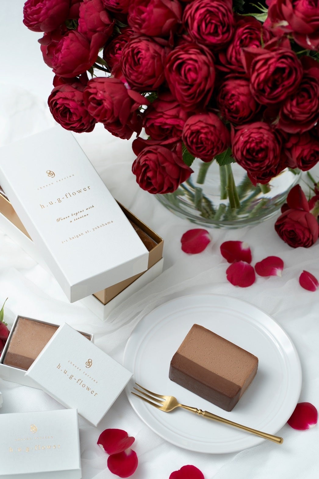 生チョコとショコラチーズテリーヌの二層仕立て