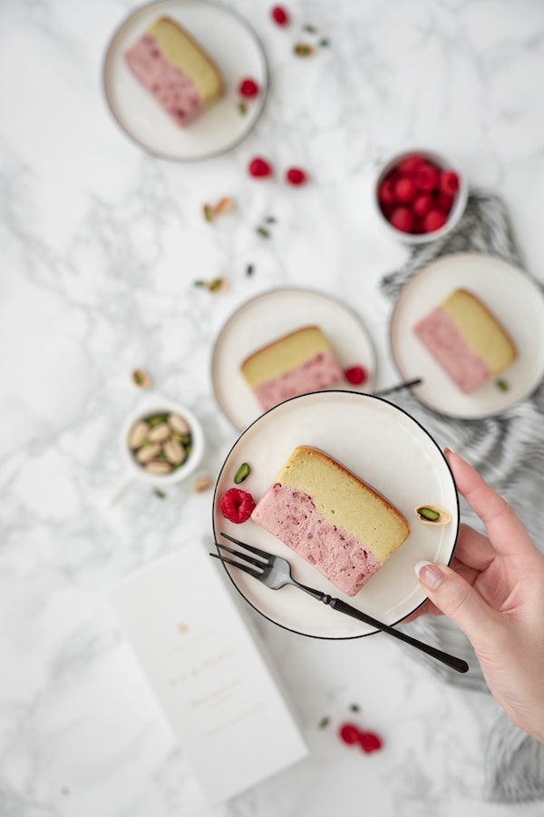 季節のチーズテリーヌ「ピスタチオベリー」は期間限定商品