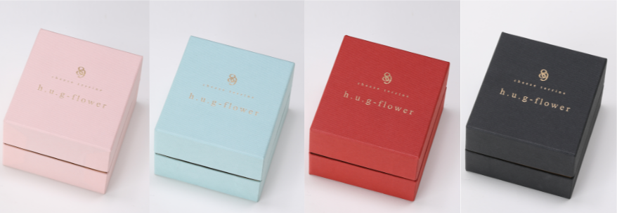 ピンク、ティファニーブルー、レッド、ブラックの4種類の3PBOXが新登場