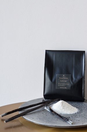 バニラビーンズのサヤから作ったオリジナルのバニラシュガー