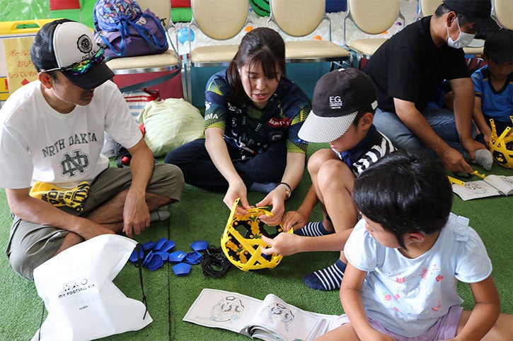 組み立て式サッカーボールを使用したイベント