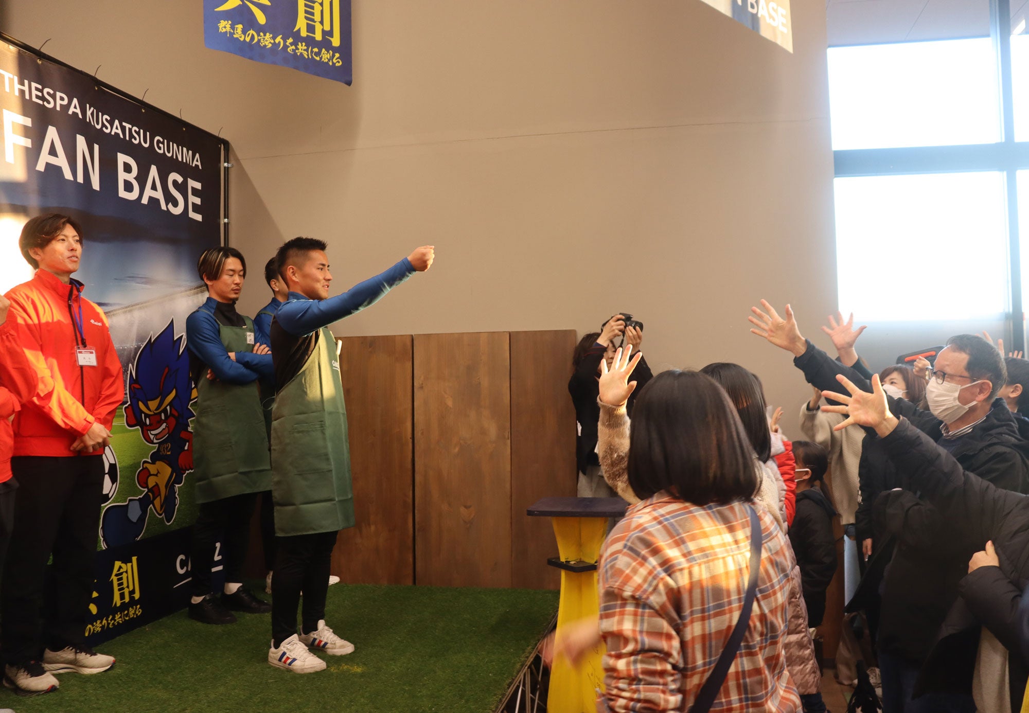 賞品をかけて選手とのじゃんけん大会