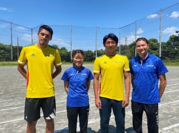(写真左より) 安部孝駿選手、岡田海緒選手、小田大樹選手、山田真樹選手
