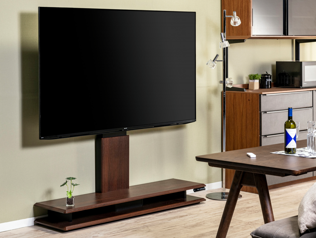リモコンでテレビの高さを変えられる電動昇降テレビスタンド「e