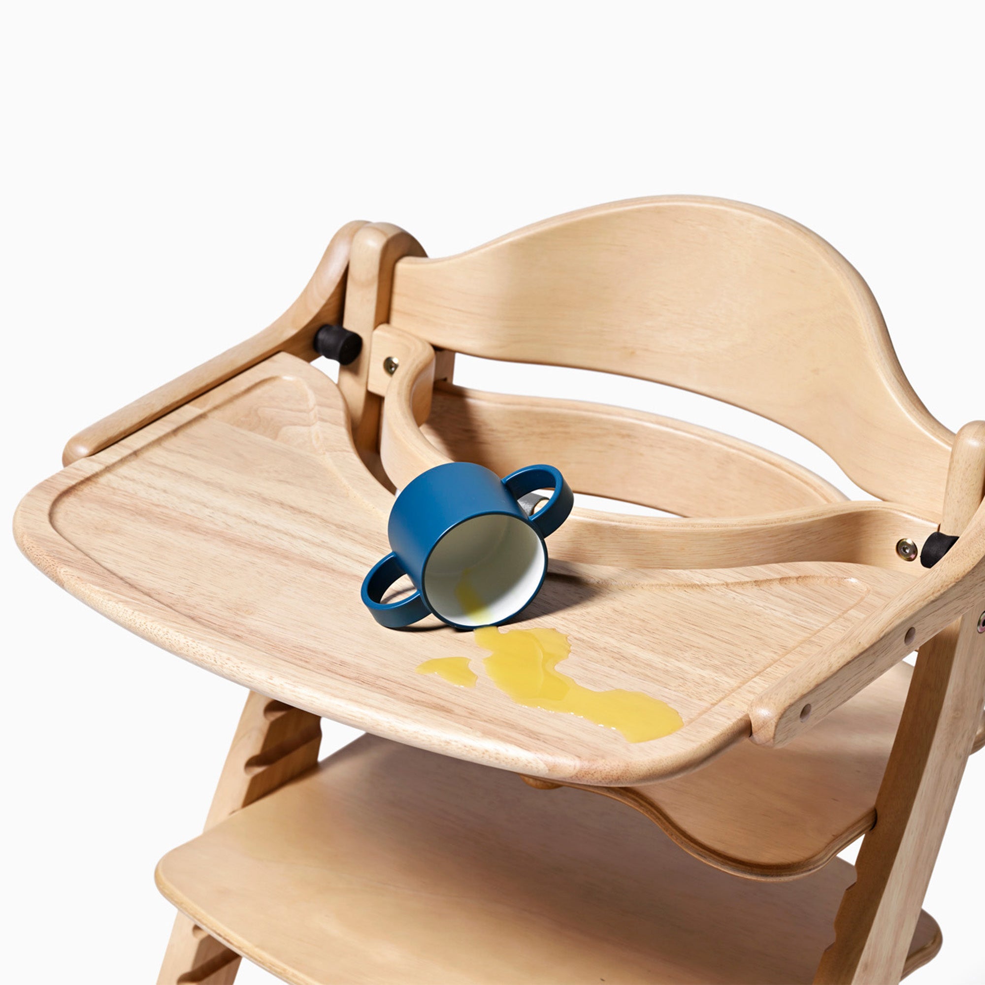 食器や液体が落ちにくいテーブル