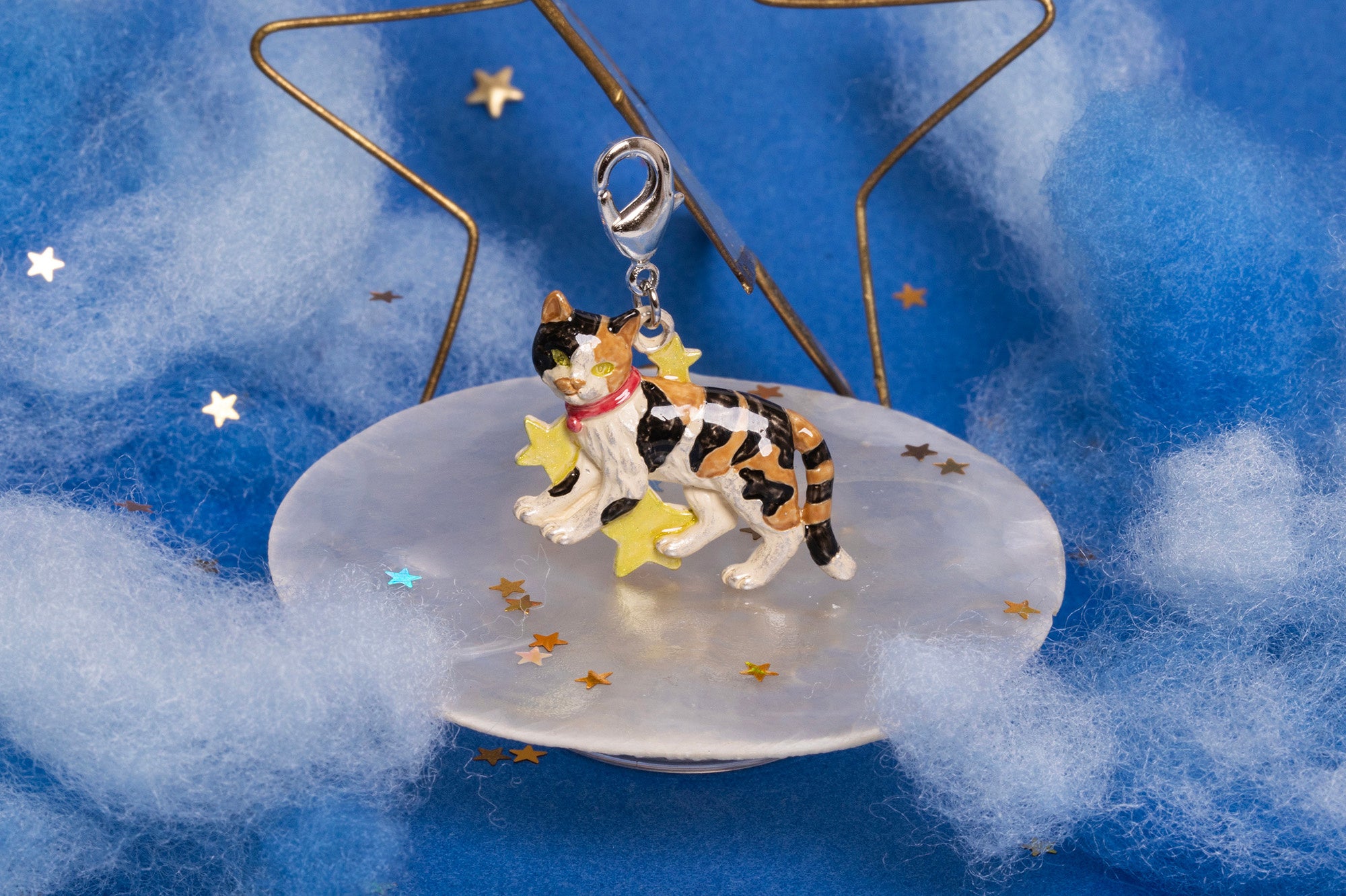 新宿東口の猫チャーム