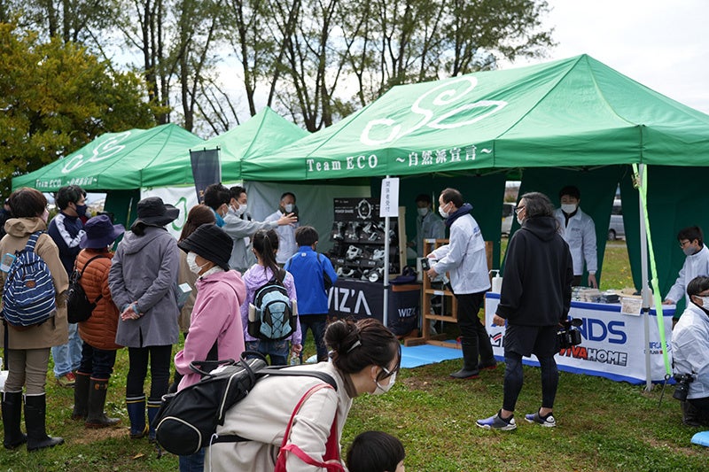 新製品の展示会とゲームを開催