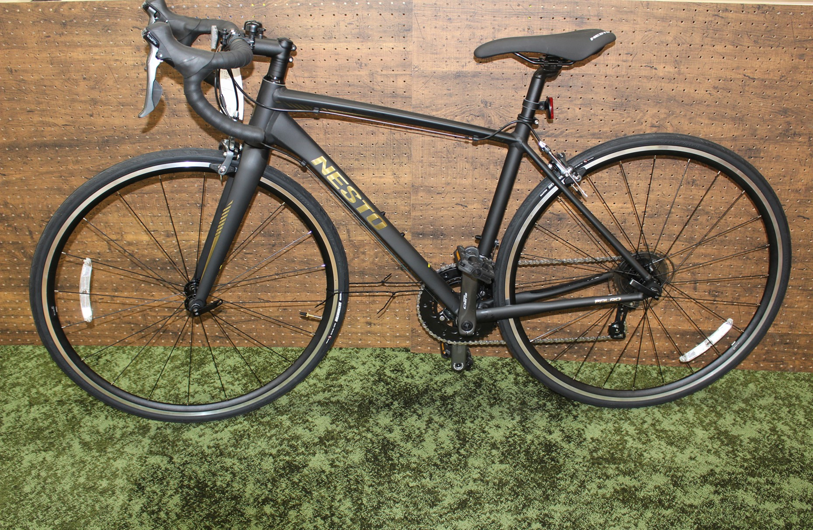 プロも認める高性能ロードバイク「FALAD PRO」