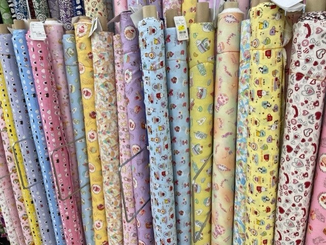 ワンランク上のブランド生地も揃えた4,000種類の生地