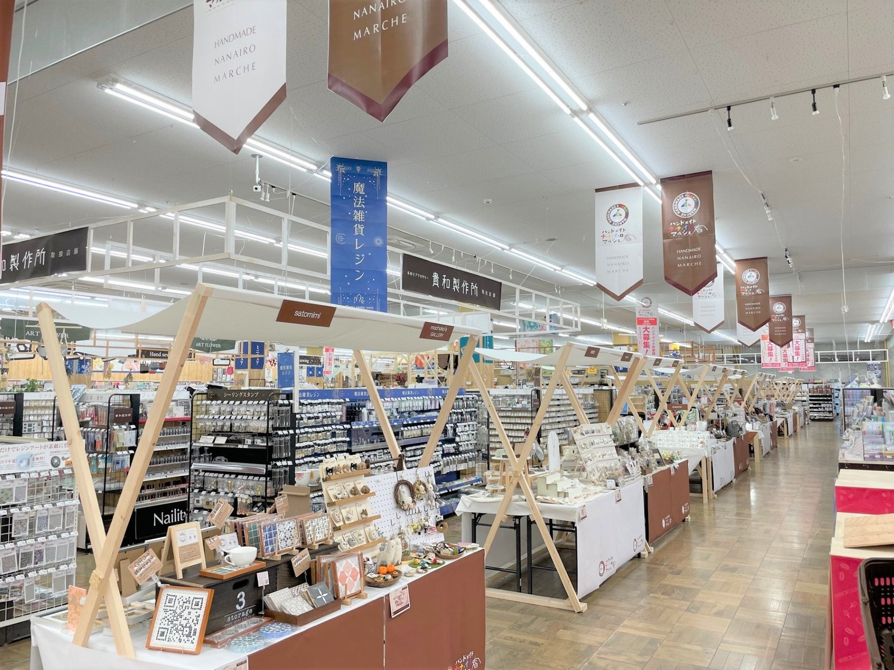 約100ブースが並ぶマルシェ