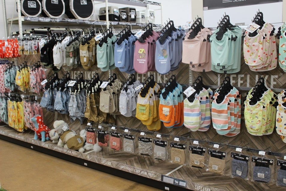 デザインやサイズが豊富な約500種類の「ペットウェア 」