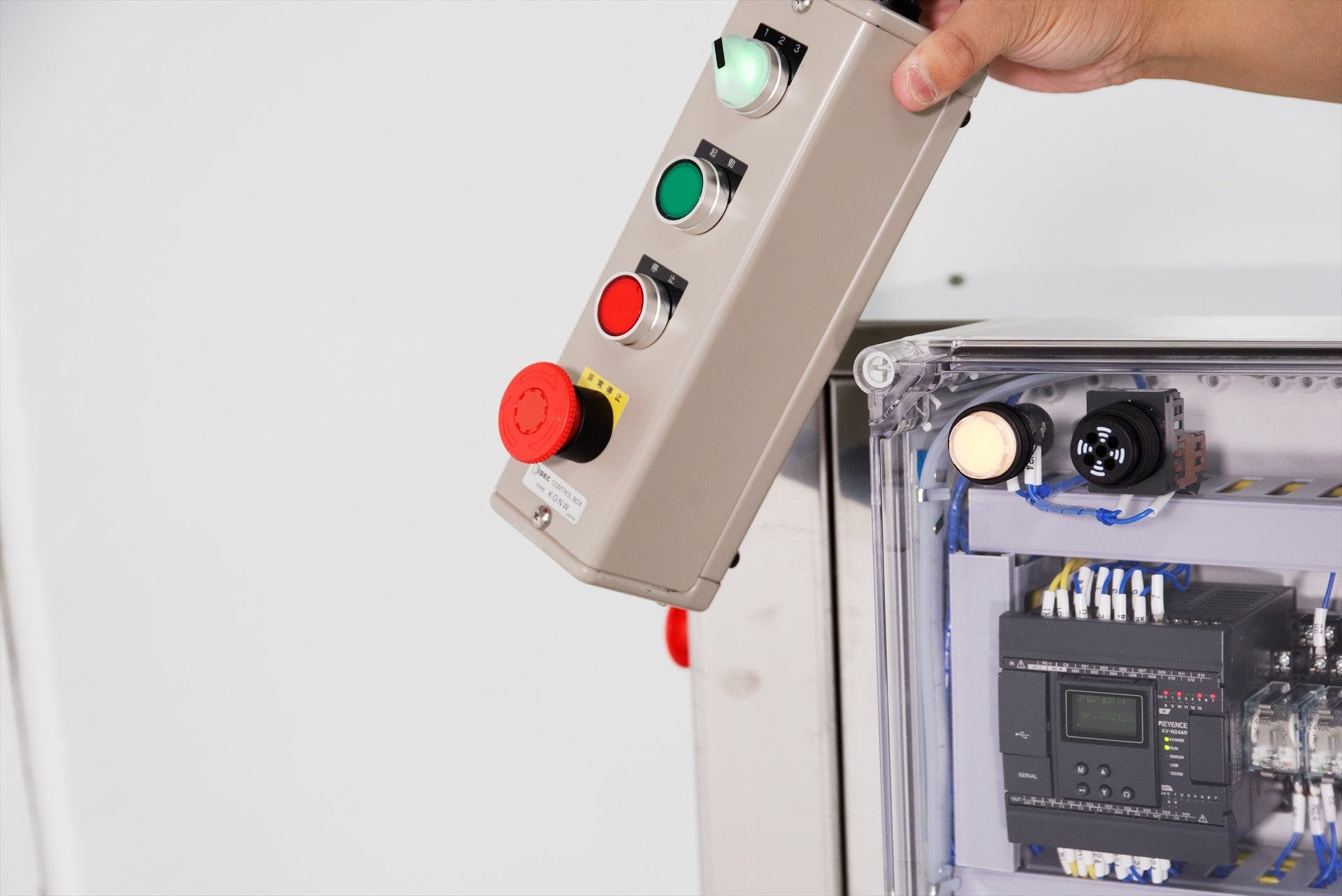 移動可能なボタンユニット