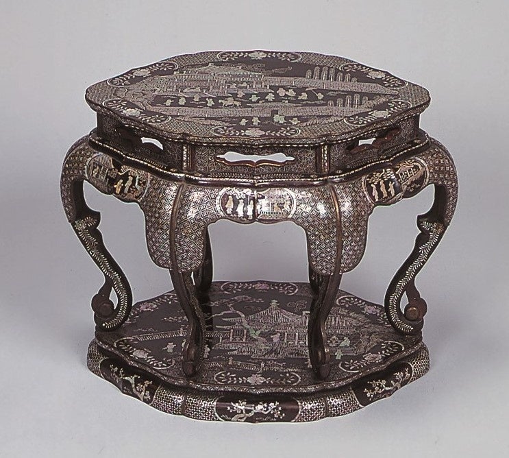 螺鈿楼閣人物図高卓（清時代）