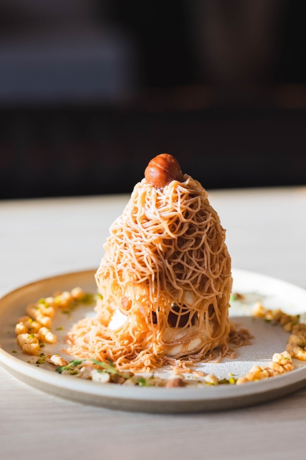 SNS映え間違いなしの “かけすぎる” モンブラン